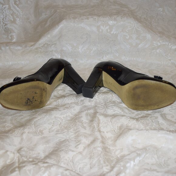 Anne Klein Black Patent Leather Bow Pumps - Sz 7.5 M - Picture 6 of 9